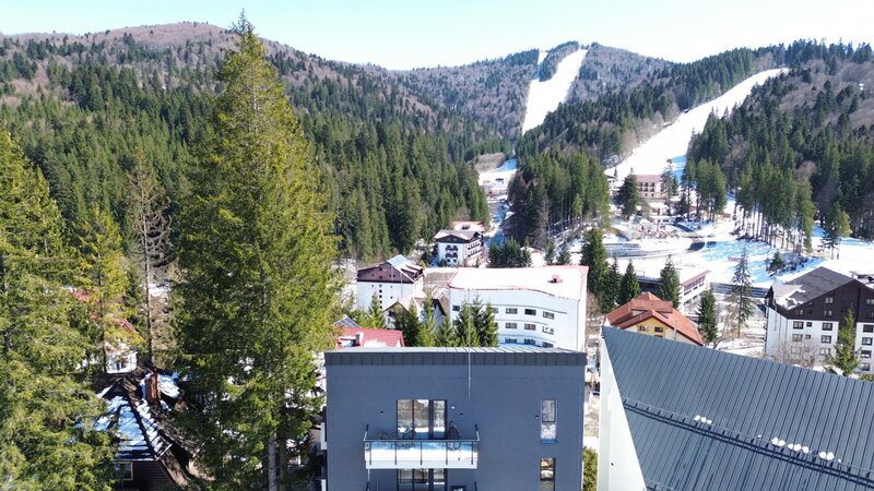 Brasov Apartament unic in Predeal – lux, vedere la partie cu terasa si parcare