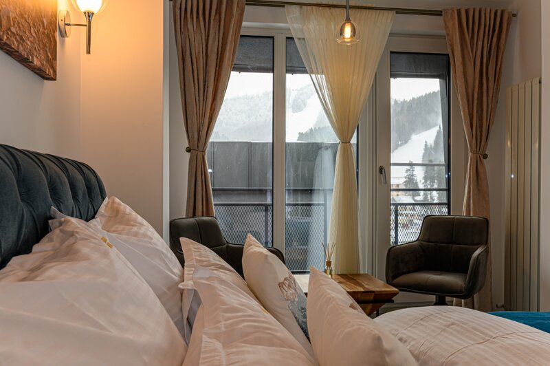 Brasov Apartament unic in Predeal – lux, vedere la partie cu terasa si parcare