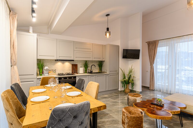 Brasov Apartament unic in Predeal – lux, vedere la partie cu terasa si parcare